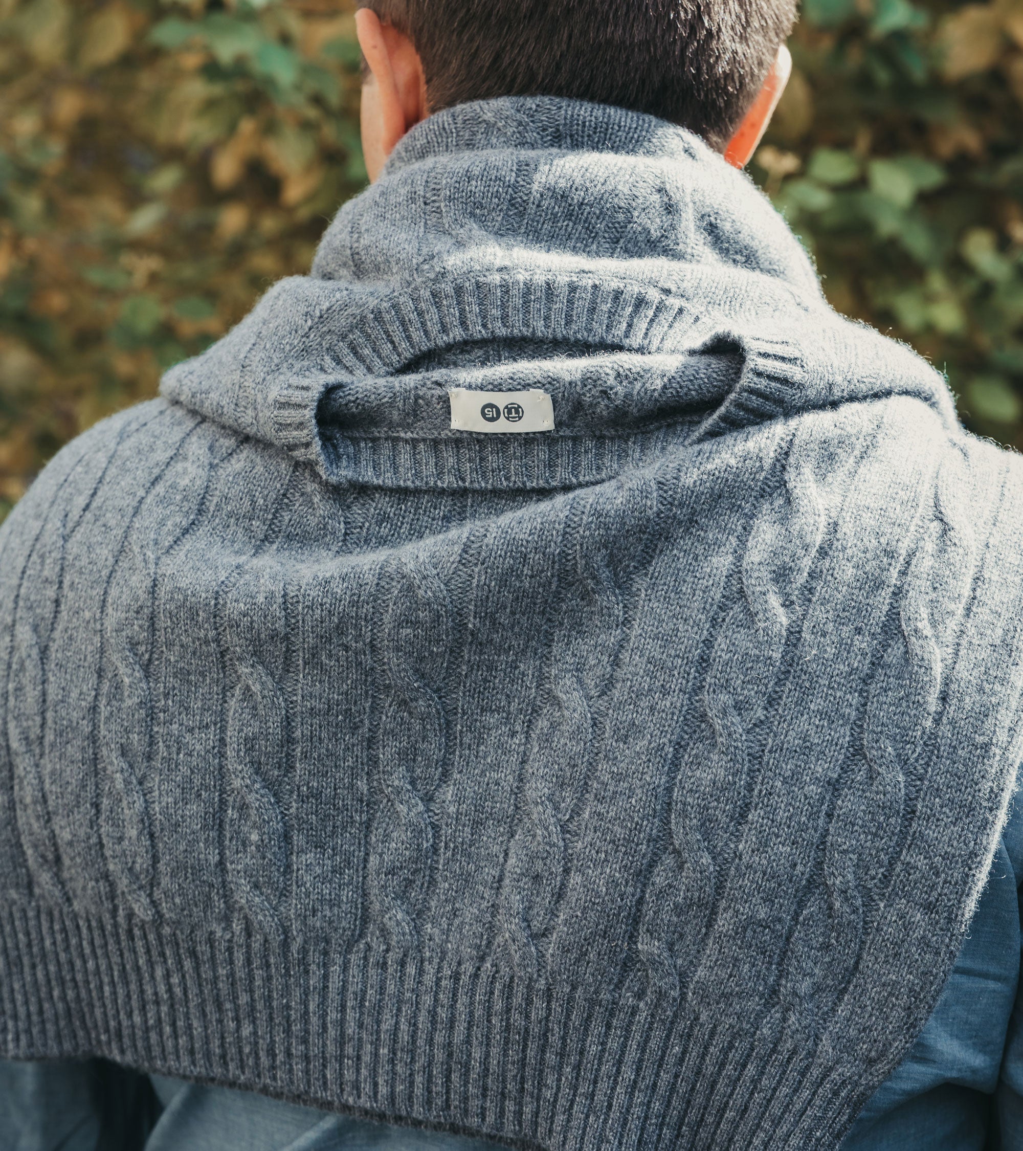 Trunk Hart Cashmere Cable Knit Crew Neck Sweater: Grey