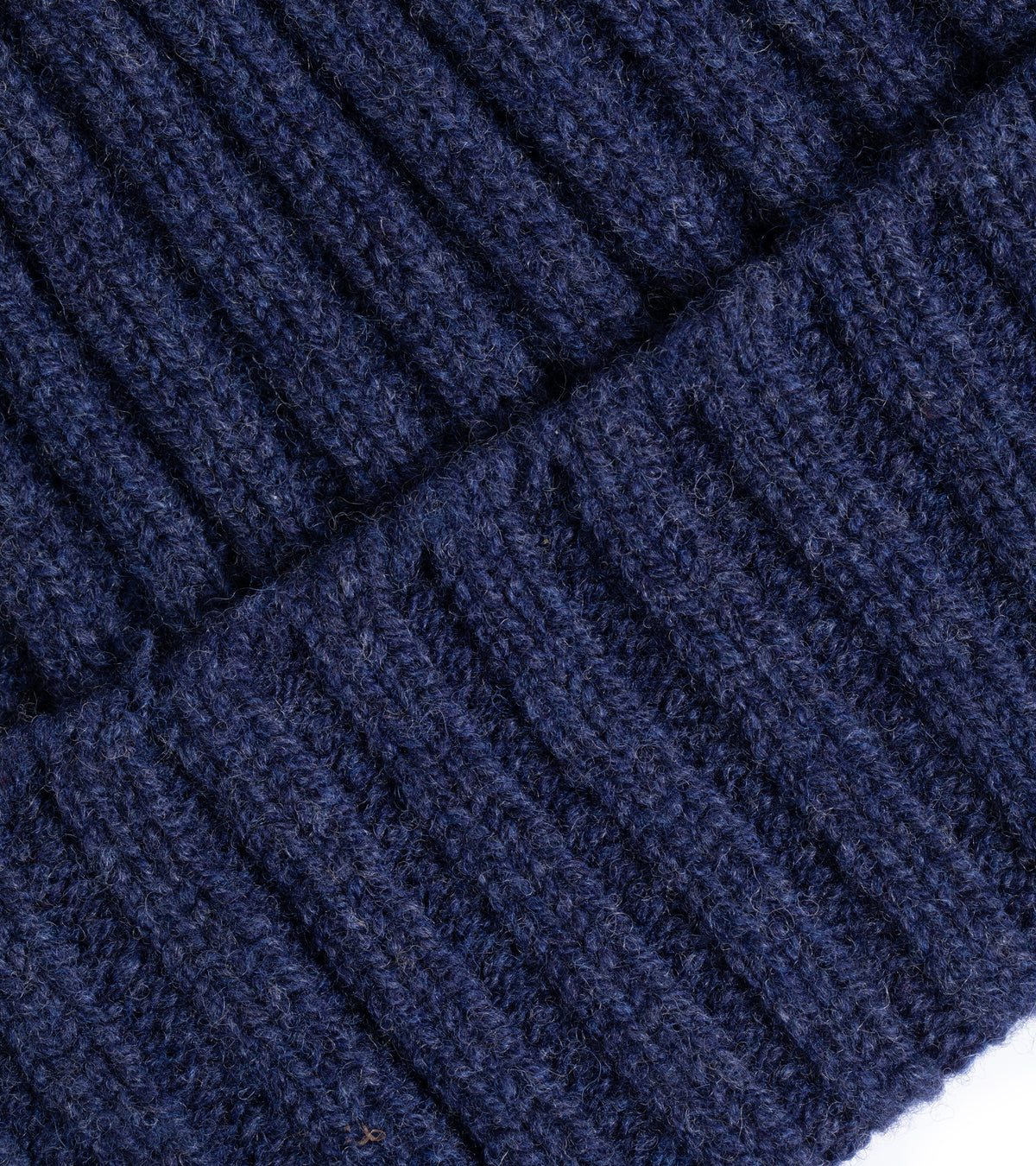 Trunk Lambswool Ribbed Beanie: Dark Blue