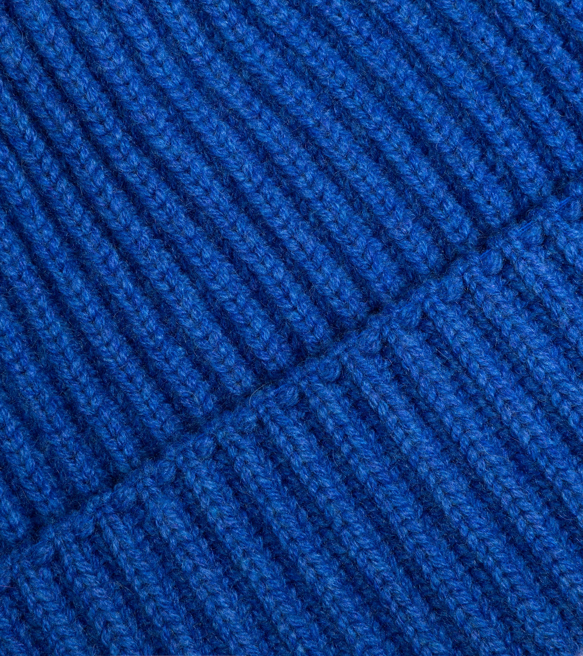 Trunk Seamless Ribbed Cashmere Beanie: Azure Blue