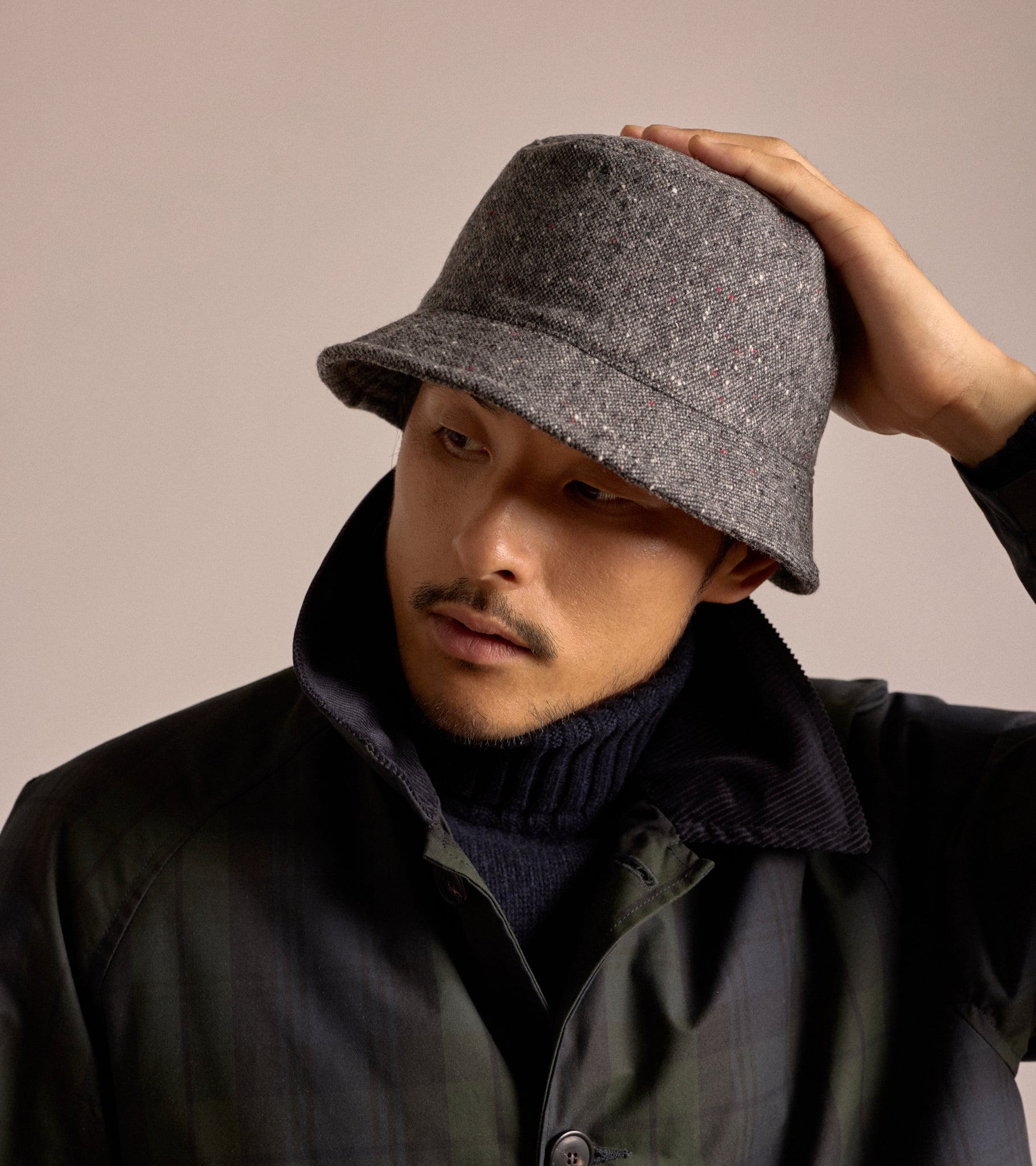 Mühlbauer Walter Irish Tweed Bucket Hat in grey, product photo.