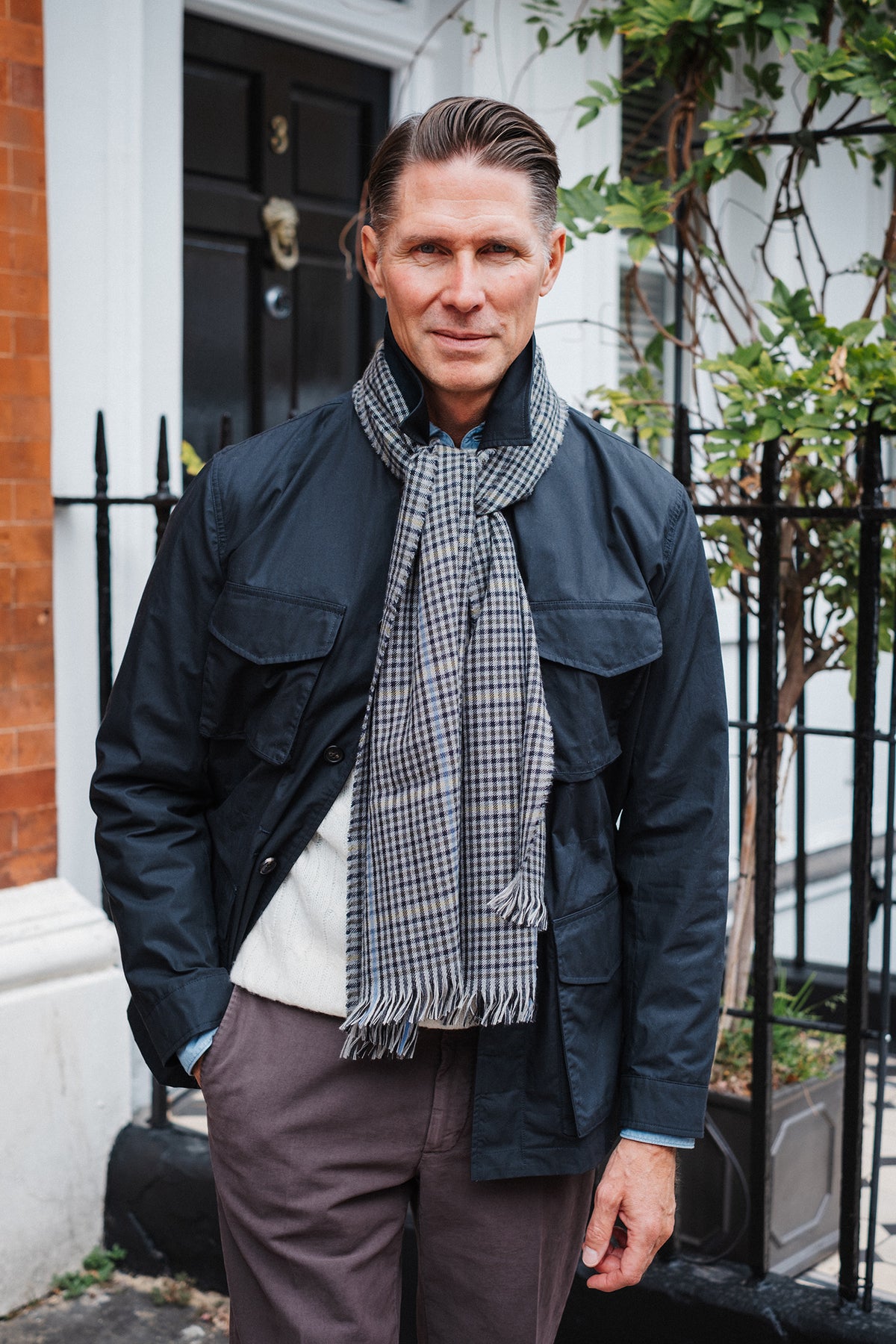 Begg x Co Kildonan Bryce Gun Club Check Cashmere Scarf: Navy/Grey