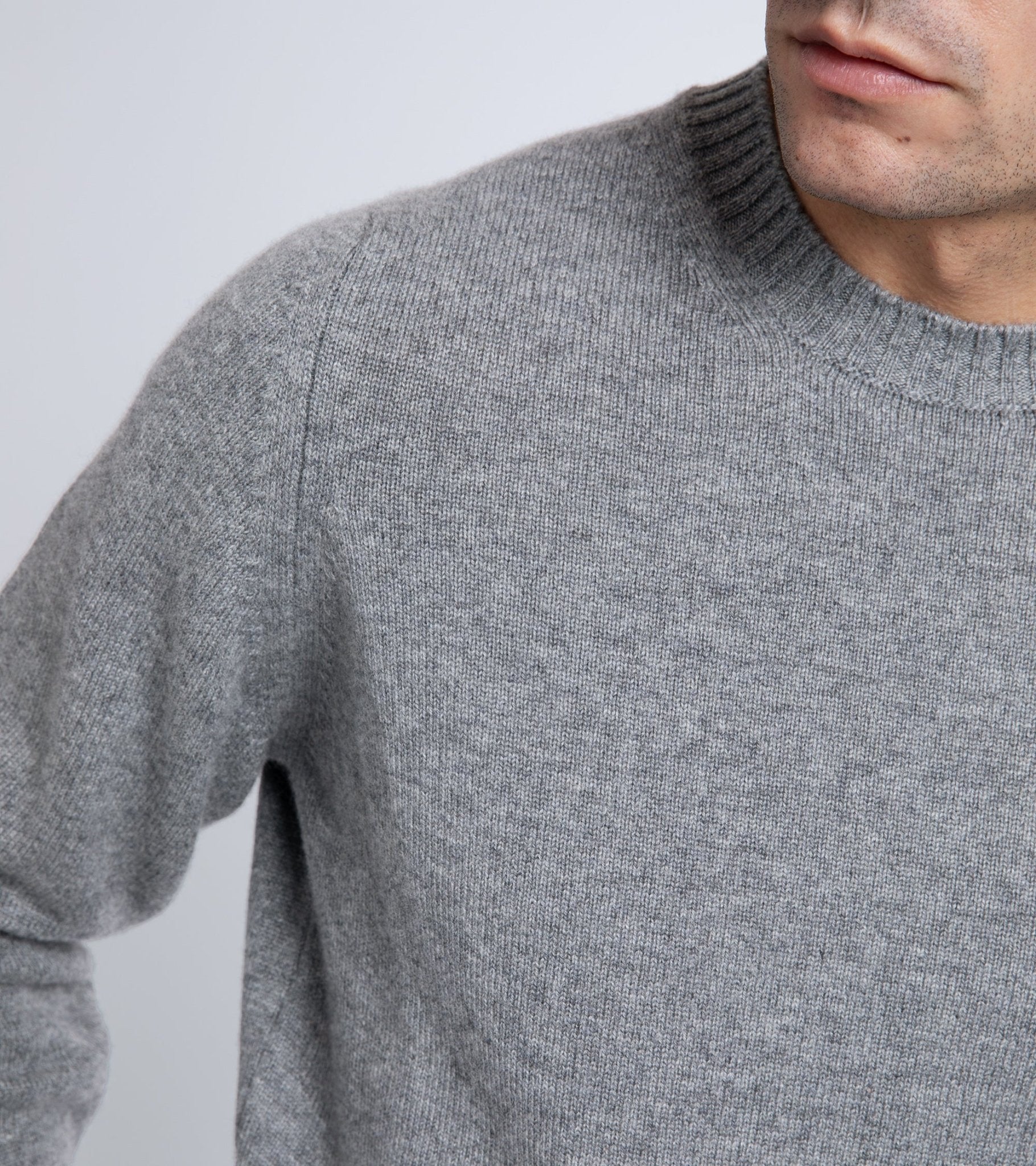 Trunk Dover Cashmere Crew Neck Sweater: Grey - Trunk Clothiers