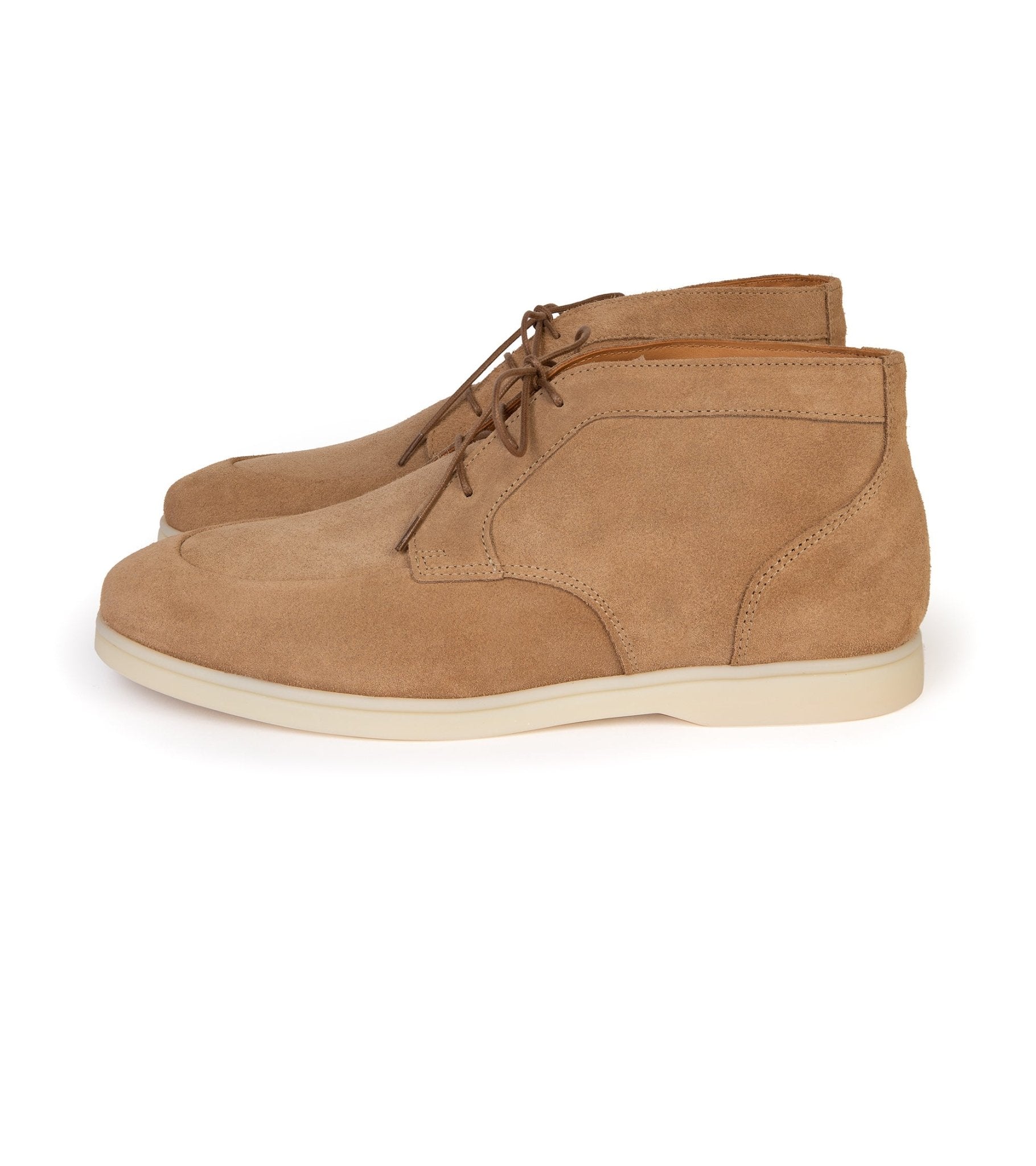 Trunk Dufour Suede Chukka Boot: Beige - Trunk Clothiers