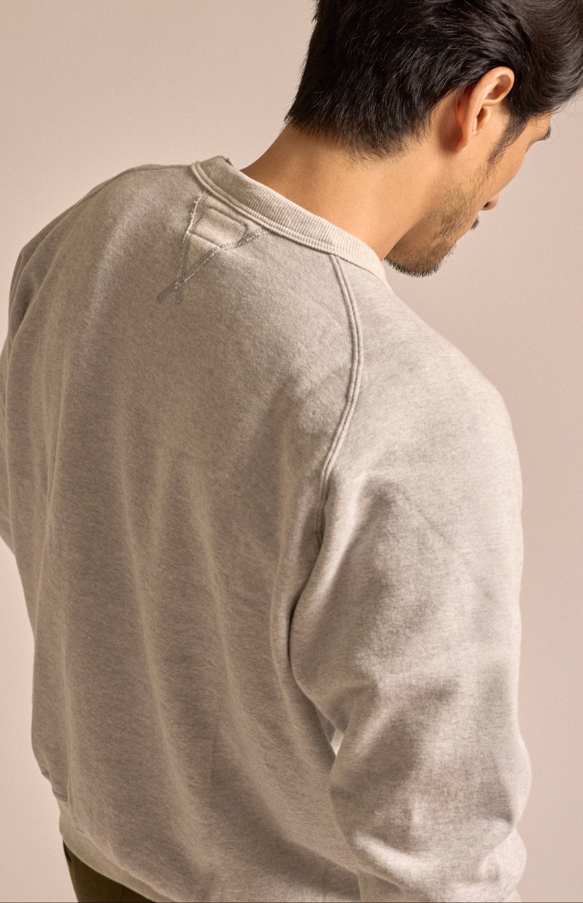 Sunray Sportswear Puamana raglan cotton sweatshirt in hambledon grey, fabric detail.