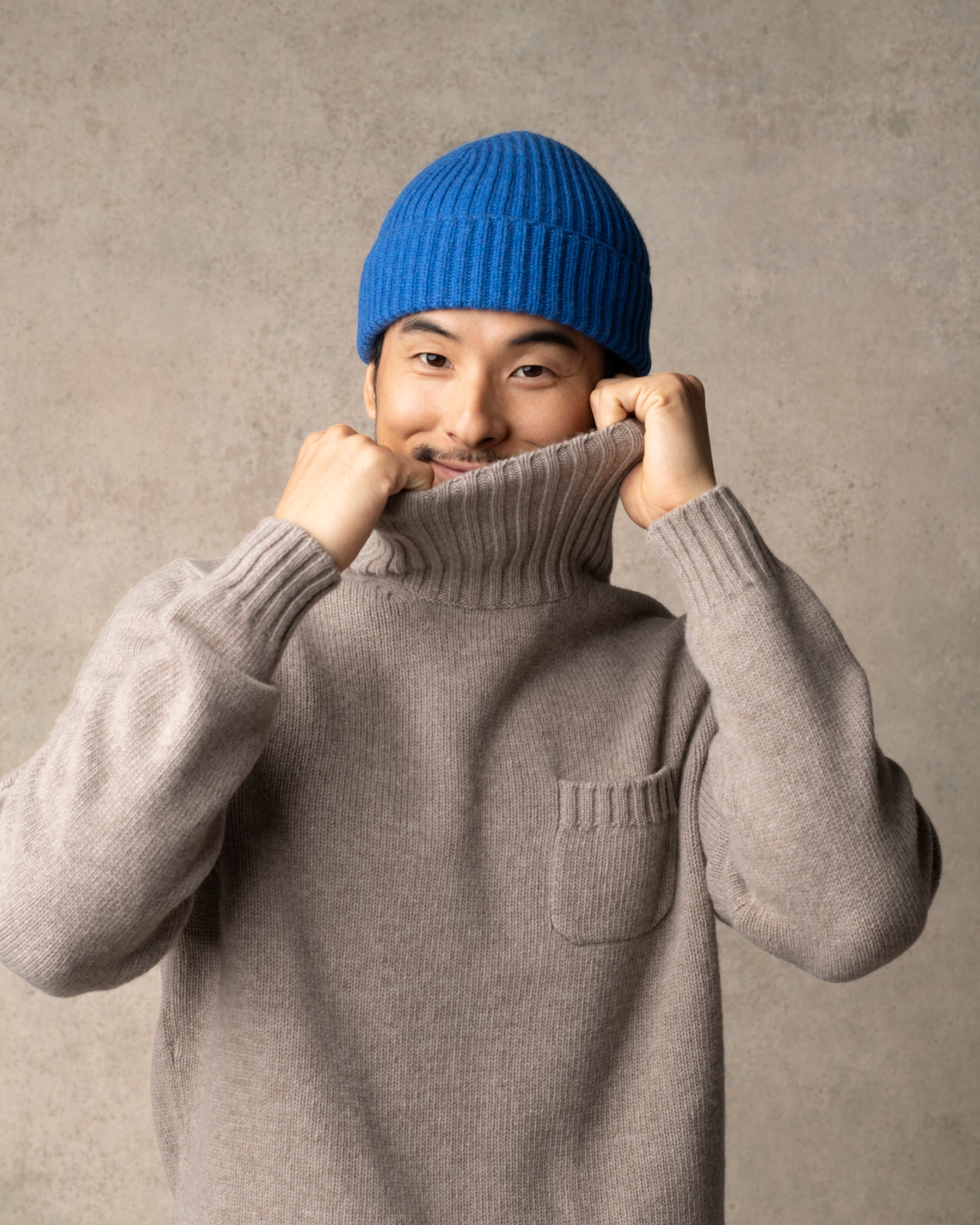 Trunk Seamless Ribbed Cashmere Beanie: Azure Blue