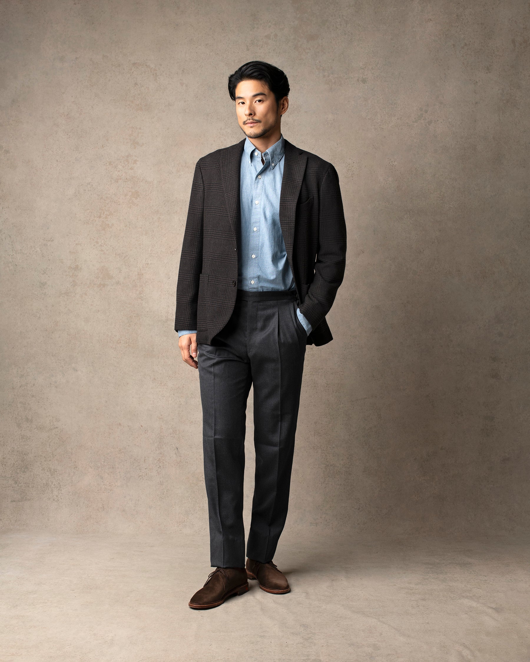 Echizenya for Trunk Wool Serge Pleated Trousers: Charcoal Echizenya for Trunk Wool Serge Pleated Trousers: Charcoal