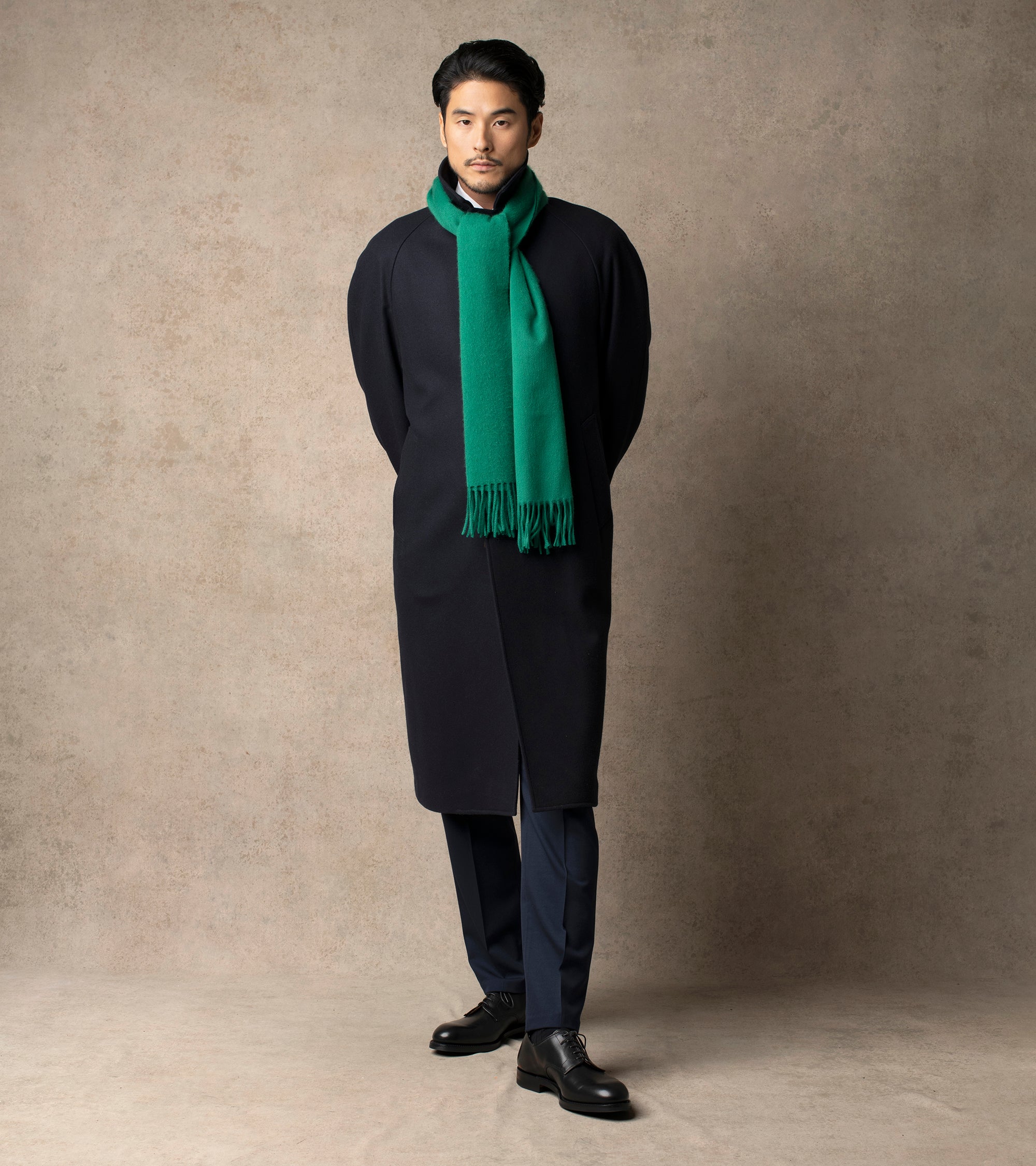 Begg x Co Arran Solid Oversized Cashmere Scarf: Shamrock Green