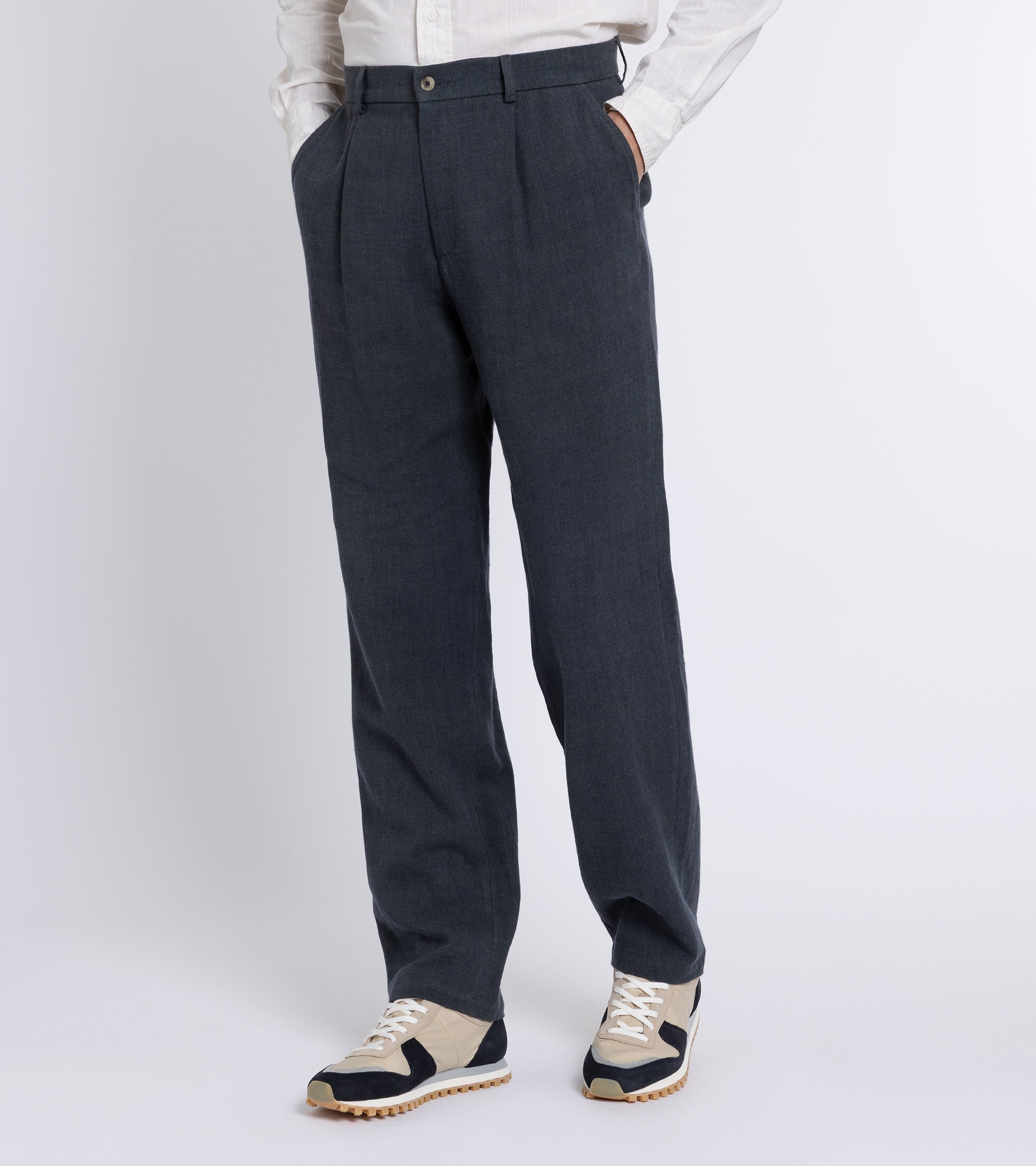 De Bonne Facture Wool Linen One Pleat Trousers: Dark Grey