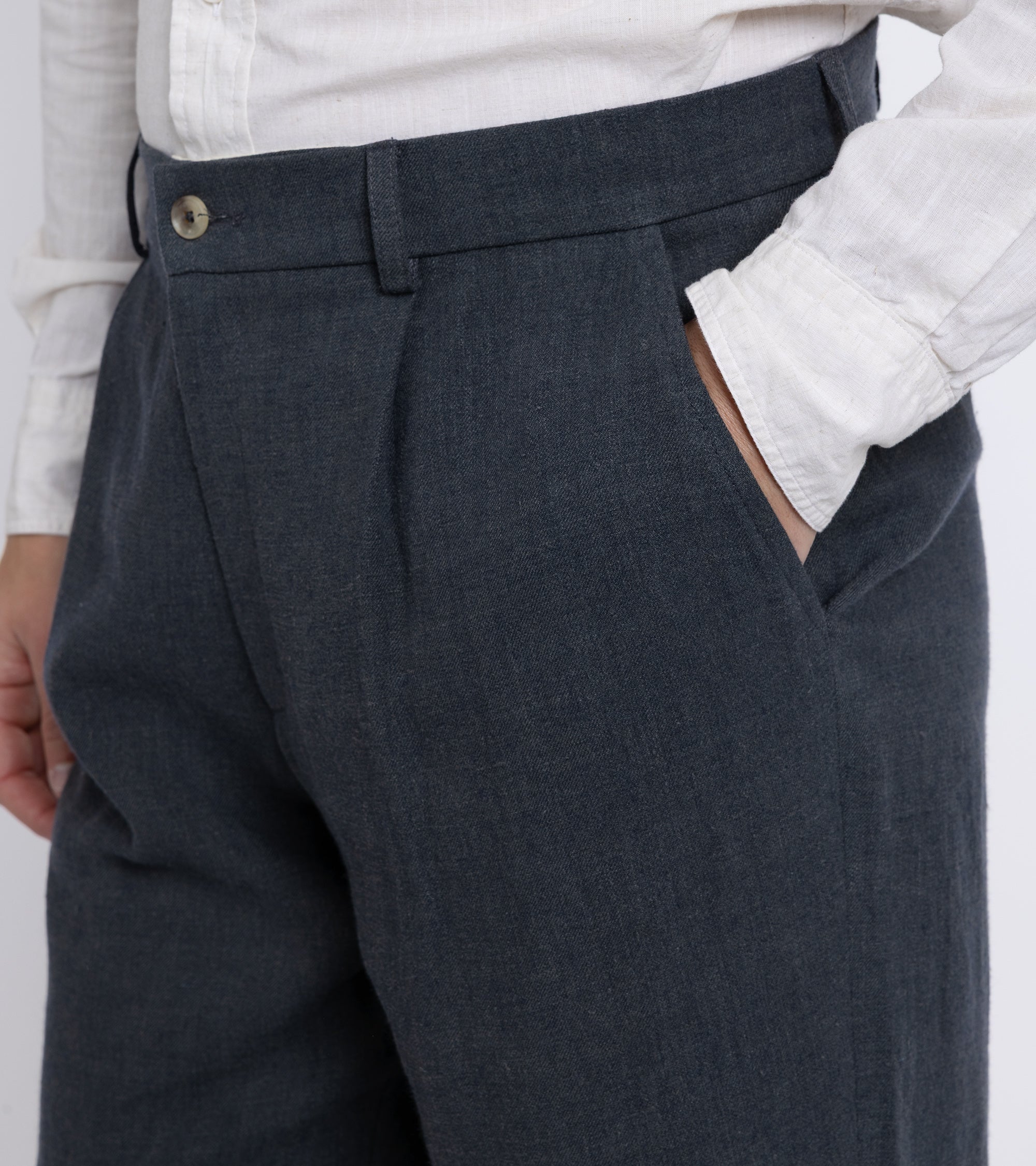 De Bonne Facture Wool Linen One Pleat Trousers: Dark Grey