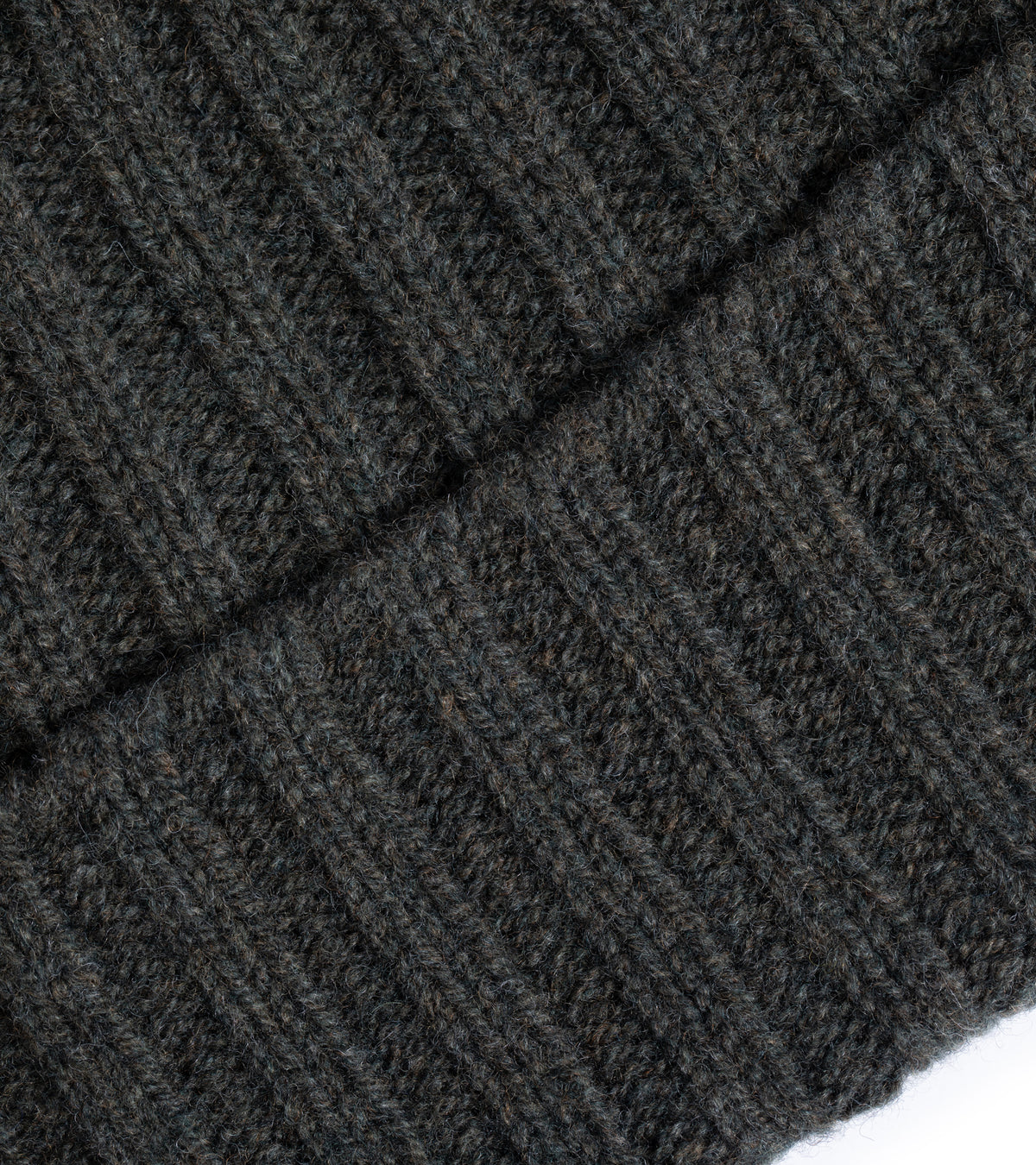 Trunk Lambswool Ribbed Beanie: Olive
