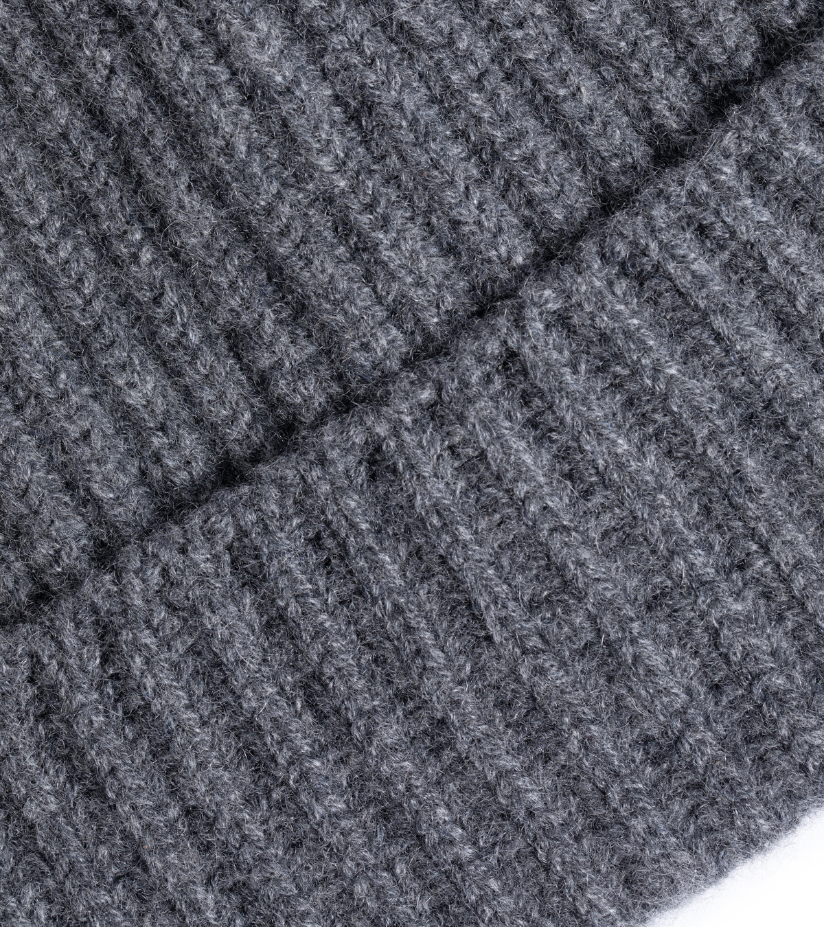 Trunk Seamless Ribbed Cashmere Beanie: Derby Grey