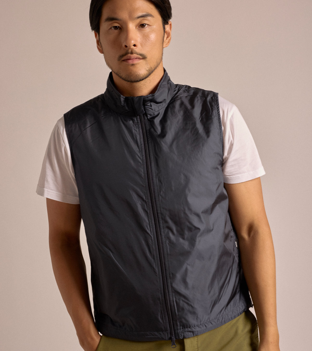 Aspesi Vernes Nylon Gilet in navy, product photo.