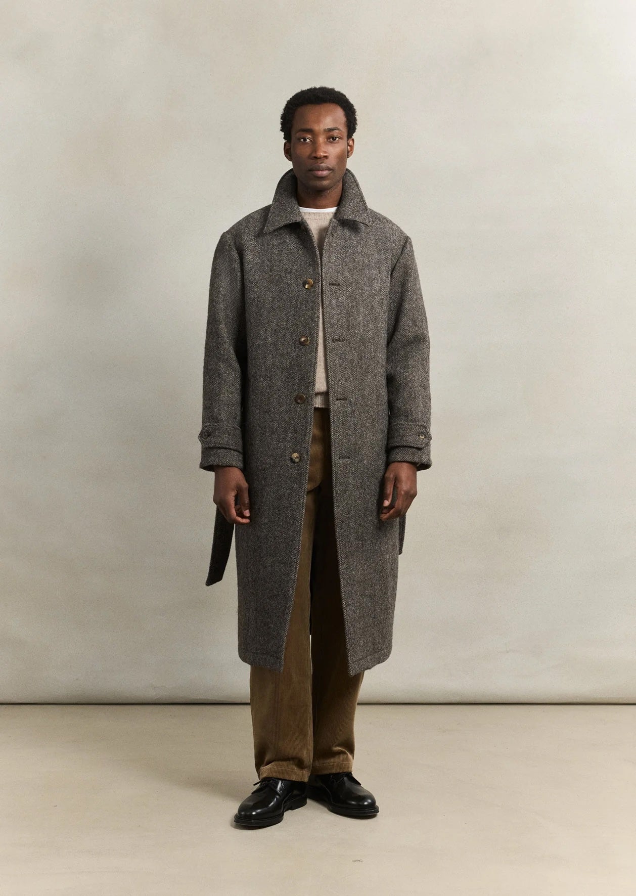 De Bonne Facture Herringbone Wool Overcoat: Undyed Brown