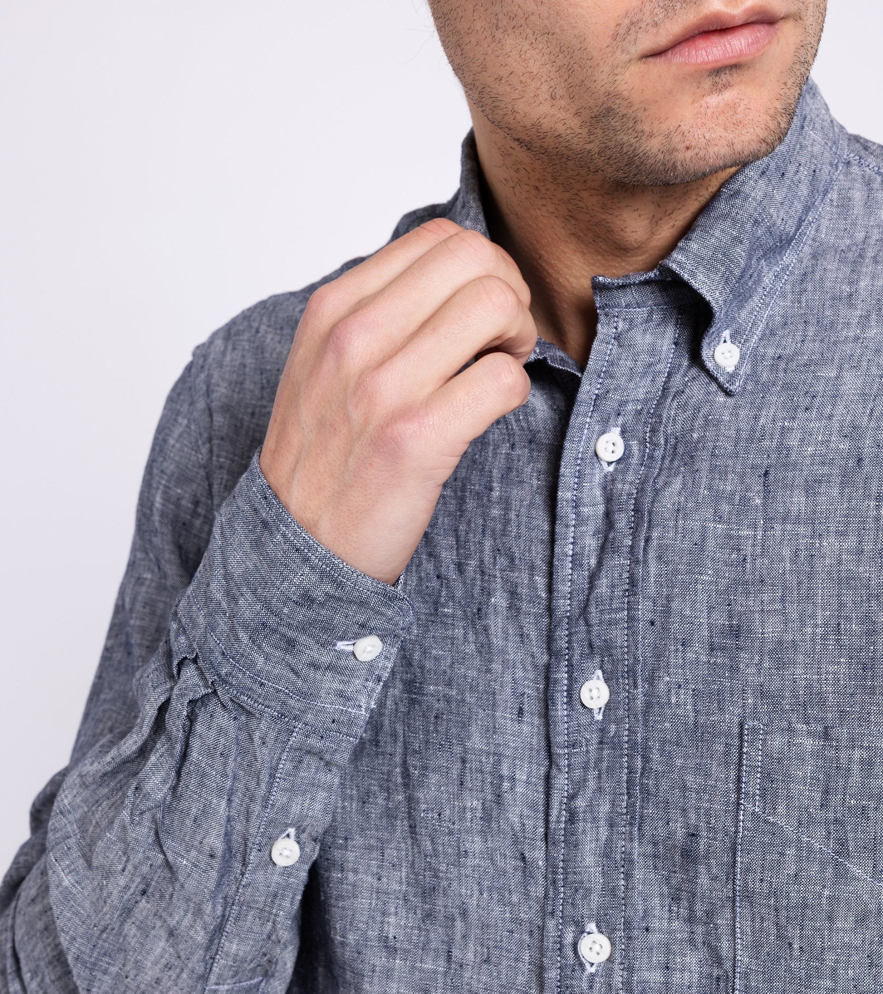 Gitman Vintage Slubby Japanese Linen Button Down Shirt: Navy - Trunk Clothiers