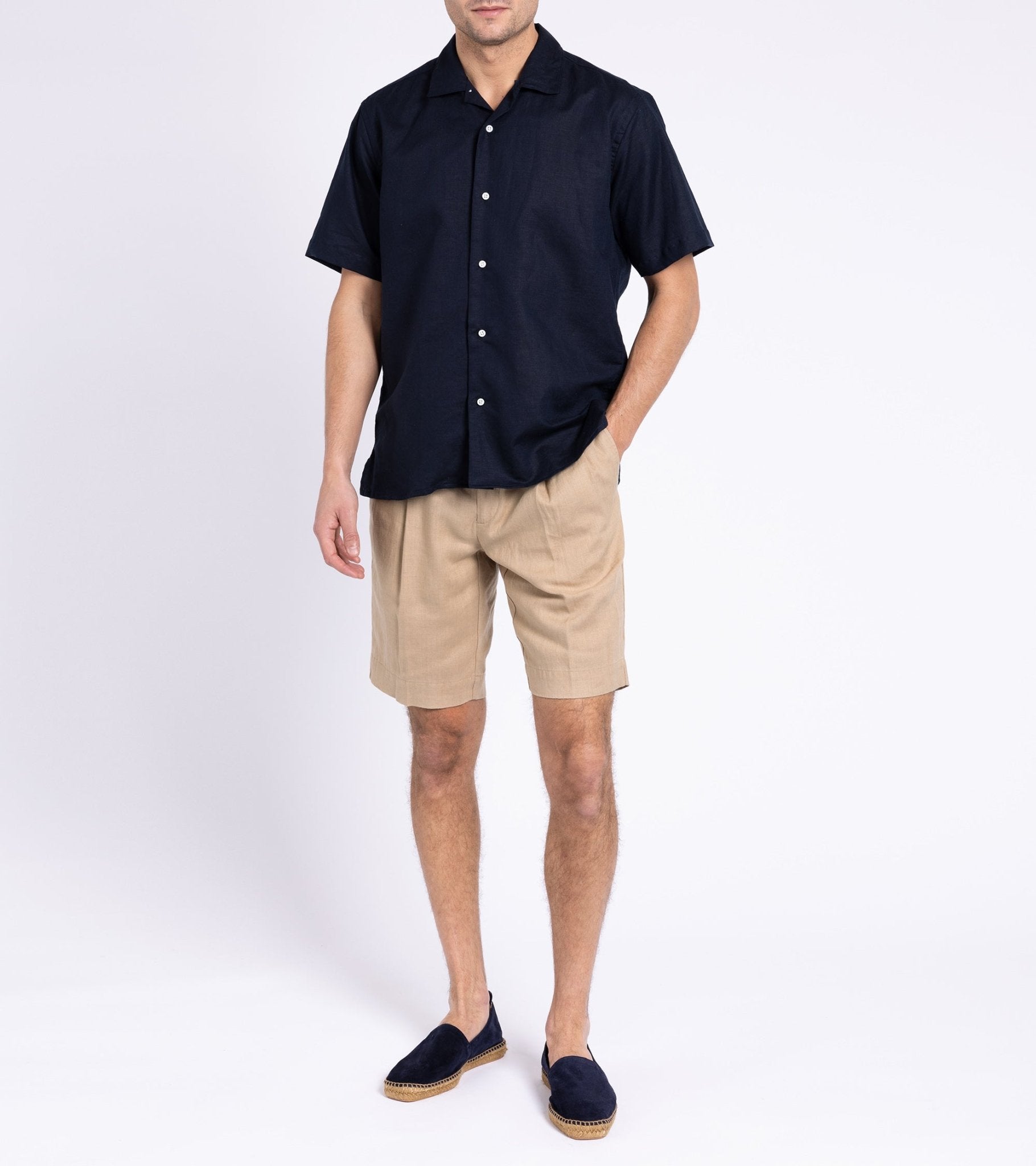 Incotex Linen Pleated Shorts: Tan - Trunk Clothiers