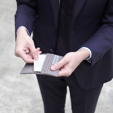 Ichizawa Hanpu for Trunk Card Holder: Olive